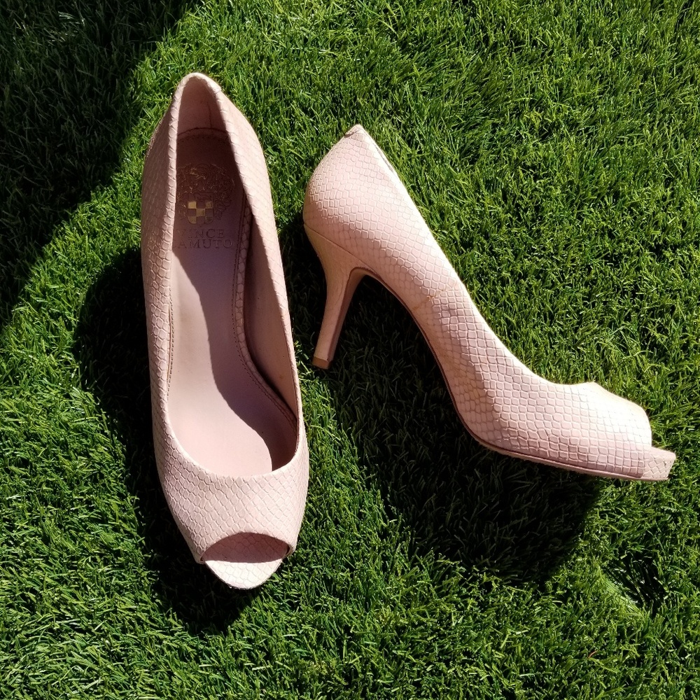 Vince Camuto 8